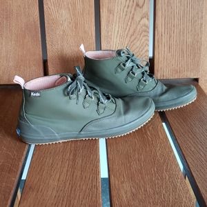 EUC Keds coated sneaker/booties